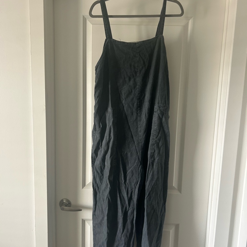 Universal Thread Black Sleeveless Linen-Blend Jumpsuit